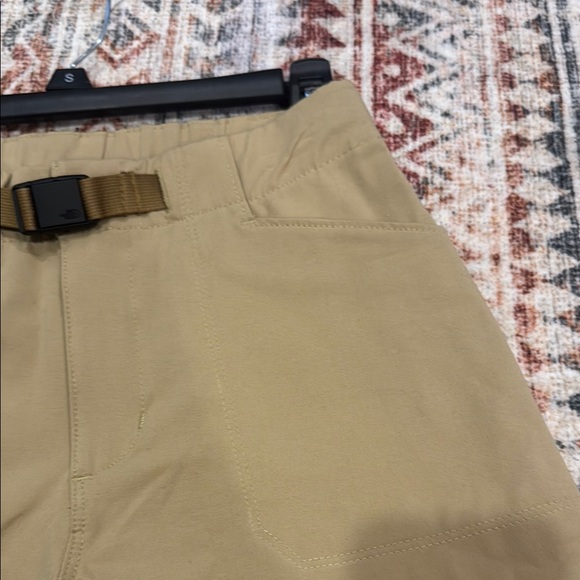 The North Face Women’s Khaki Field Shorts - Picture 3 of 12